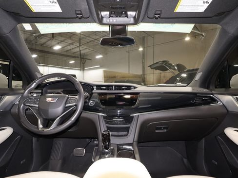 Used 2024 Cadillac XT6 Sport w/ LPO, Floor Liner Package AWD/4WD image 29