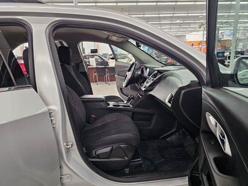 Used 2017 Chevrolet Equinox LT w/ Convenience Package FWD image 10