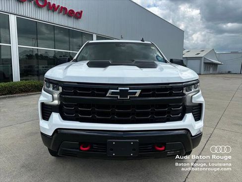 Used 2023 Chevrolet Silverado 1500 LT Trail Boss w/ LPO, Dark Essentials Package AWD/4WD image 2