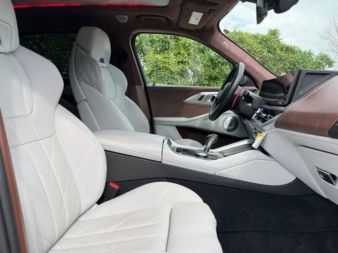 Certified 2023 BMW XM AWD/4WD image 28