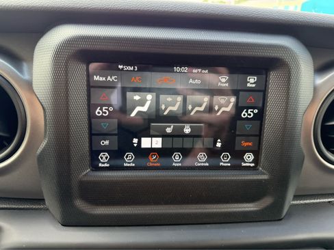 Used 2021 Jeep Gladiator Sport image 20