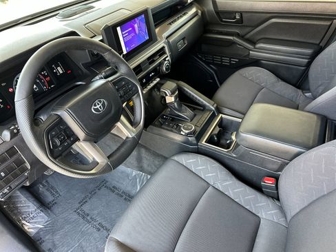 Used 2024 Toyota Tacoma SR5 AWD/4WD image 10
