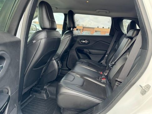 Used 2020 Jeep Cherokee Latitude Plus image 10