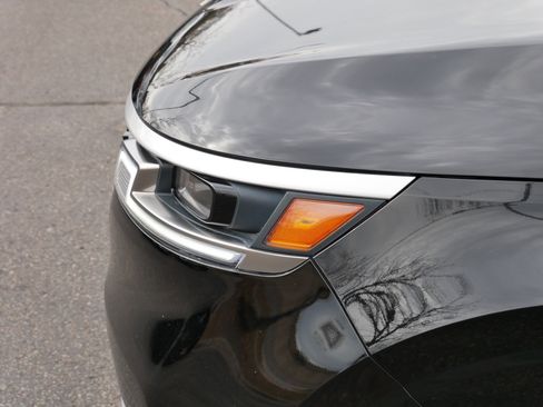 Used 2024 Kia Carnival LX image 16