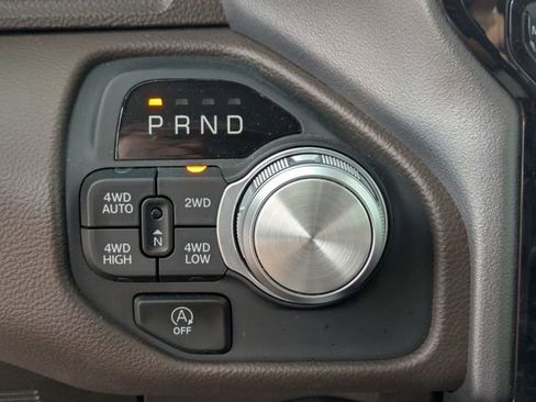 Used 2025 RAM 1500 Laramie image 25