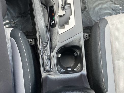 Used 2016 Toyota RAV4 XLE AWD/4WD image 14