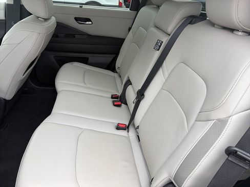 Used 2025 Nissan Pathfinder SL FWD image 30
