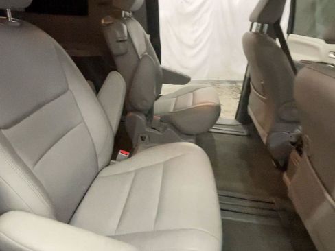 Used 2018 Toyota Sienna XLE FWD image 23
