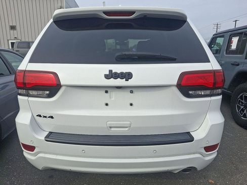 Used 2018 Jeep Grand Cherokee Altitude image 20