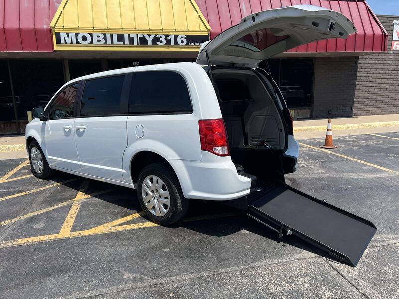 Used 2018 Dodge Grand Caravan SE FWD image 54