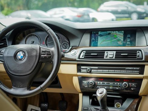 Used 2011 BMW 535i Sedan image 8