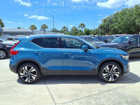 Certified 2023 Volvo XC40 B5 Plus AWD/4WD image 8