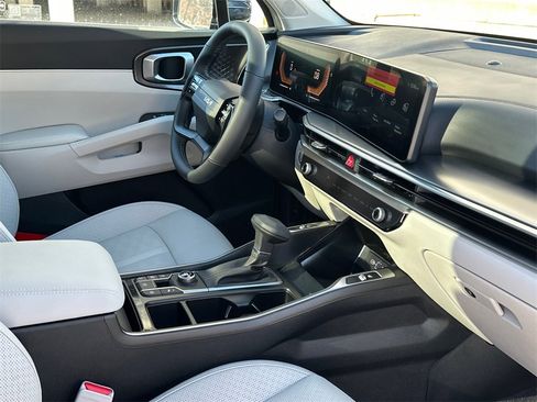 New 2026 Kia Sorento S image 10