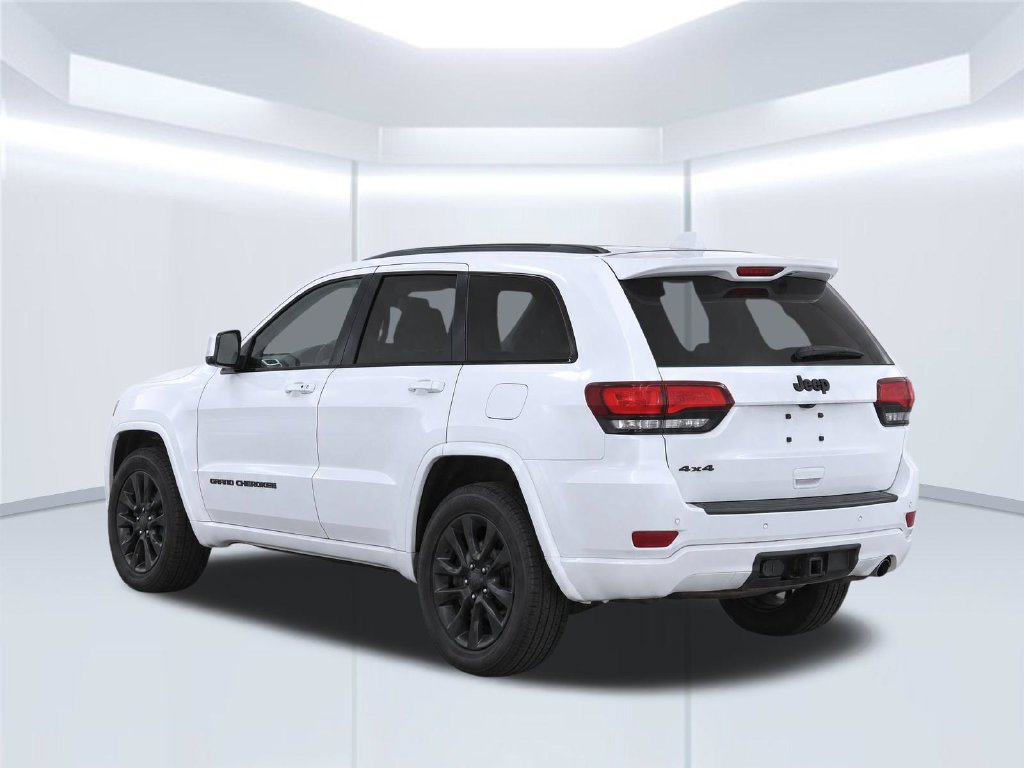 Used 2020 Jeep Grand Cherokee Altitude AWD/4WD image 5