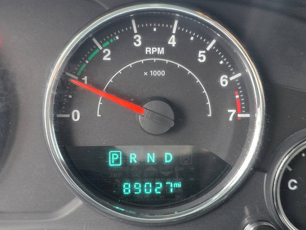 Used 2015 Jeep Wrangler Sahara w/ Connectivity Group AWD/4WD image 11