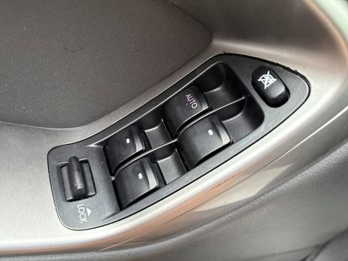 Used 2009 Subaru Legacy 2.5i Special Edition AWD/4WD image 12