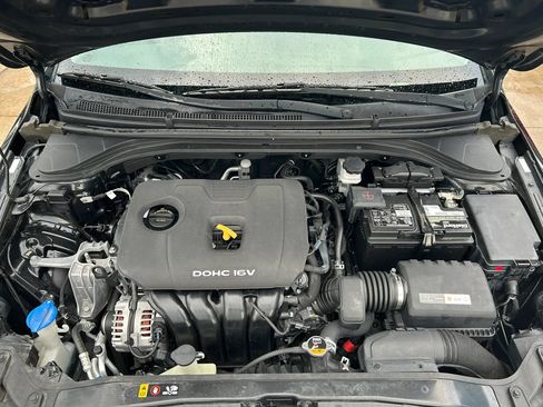 Used 2017 Hyundai Elantra SE FWD image 28