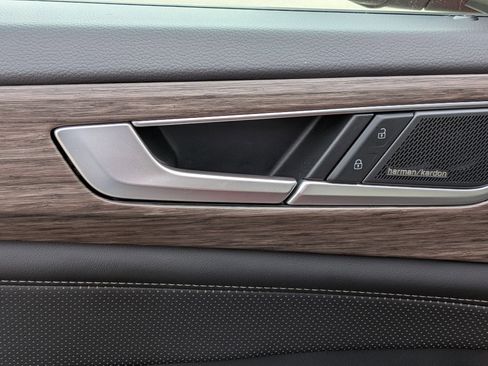 Used 2024 Volkswagen Atlas SEL Premium R-Line image 13