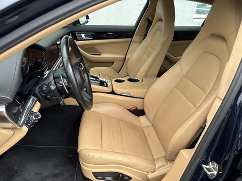 Used 2022 Porsche Panamera image 15