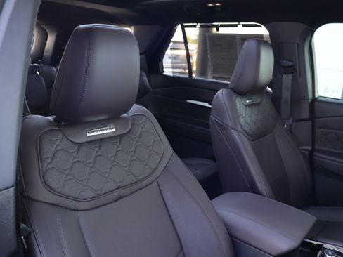 Used 2025 Ford Explorer Platinum w/ Ultimate Package AWD/4WD image 32