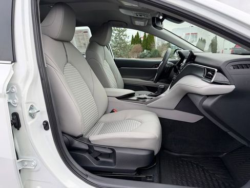 Certified 2024 Toyota Camry SE w/ Convenience Package image 18