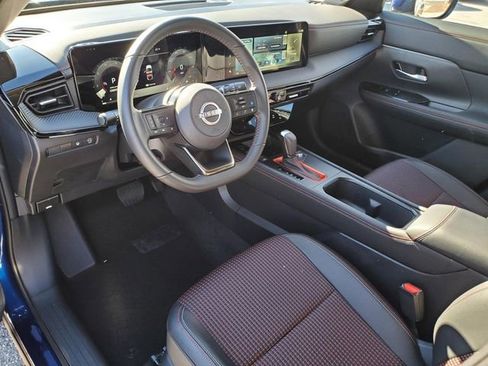 Certified 2025 Nissan Kicks SR image 12