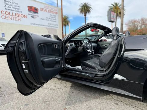 Used 2016 Ford Mustang Premium image 28