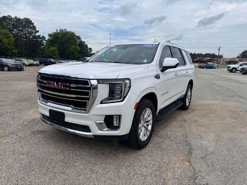 Used 2023 GMC Yukon SLT AWD/4WD image 3