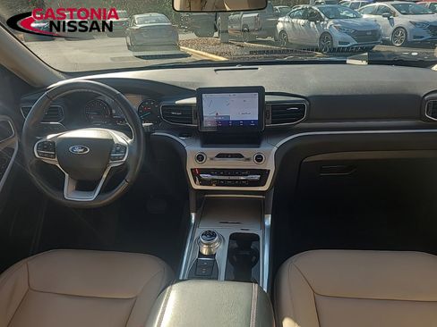 Used 2022 Ford Explorer XLT w/ Equipment Group 202A image 29