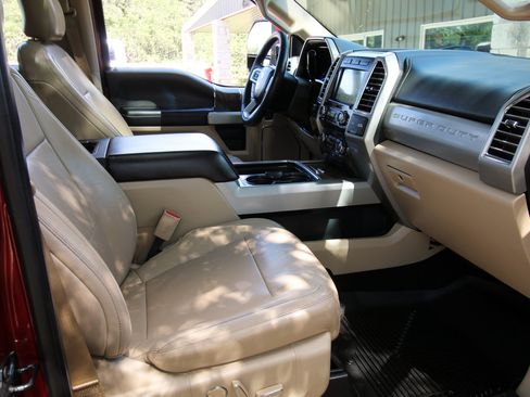 Used 2017 Ford F250 Lariat w/ Lariat Ultimate Package AWD/4WD image 43