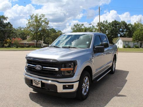 Used 2025 Ford F150 XLT w/ Equipment Group 301A Standard RWD image 4