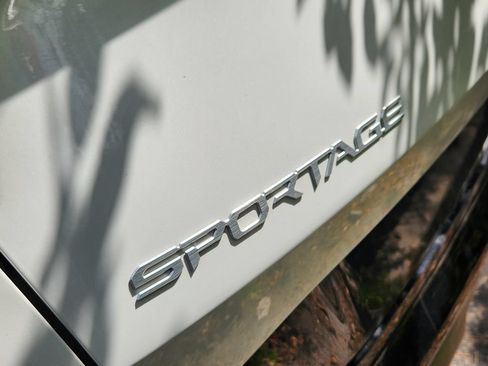 Certified 2025 Kia Sportage SX Prestige AWD/4WD image 15