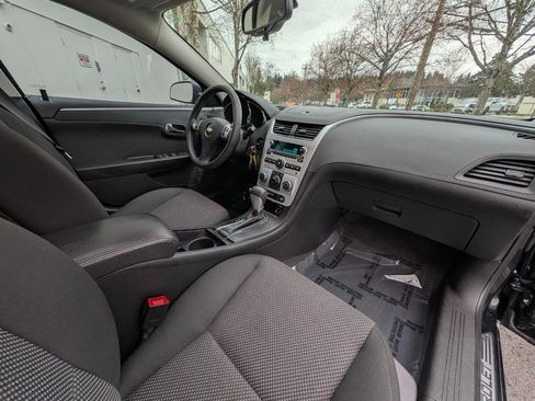 Used 2010 Chevrolet Malibu LT w/ Power Convenience Package image 11