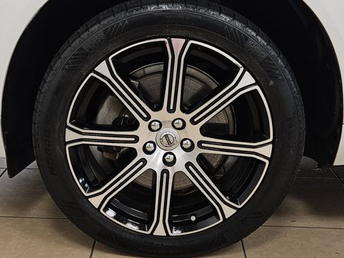 Used 2019 Volvo XC60 T8 Inscription w/ Advanced Package image 36