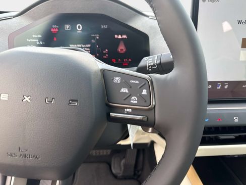 New 2026 Lexus ES 350e FWD image 18