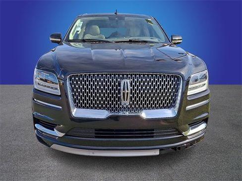 Used 2019 Lincoln Navigator Reserve image 2