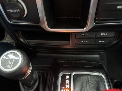 Used 2021 Jeep Gladiator Sport AWD/4WD image 26