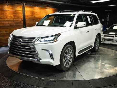 Used 2016 Lexus LX 570 4WD image 2