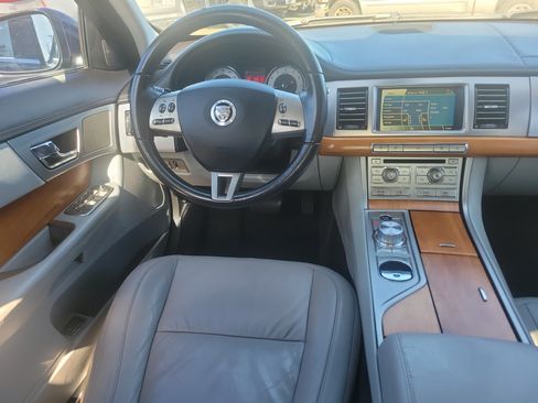 Used 2010 Jaguar XF Luxury RWD image 13