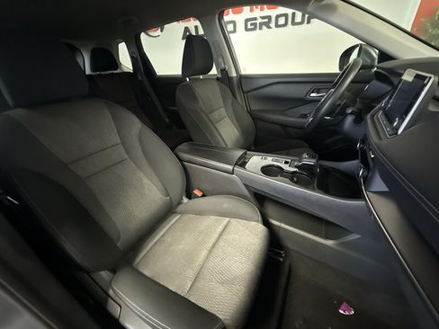 Used 2024 Nissan Rogue SV FWD image 21