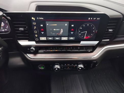 Used 2024 GMC Sierra 1500 SLT image 4