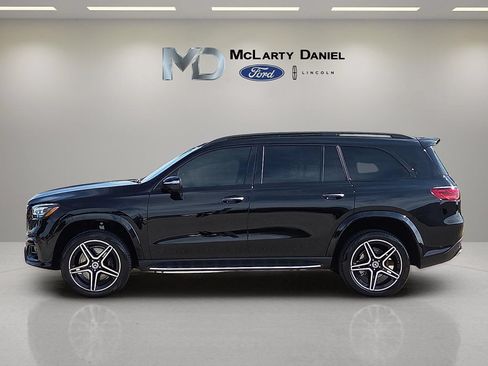Used 2024 Mercedes-Benz GLS 450 4MATIC image 3