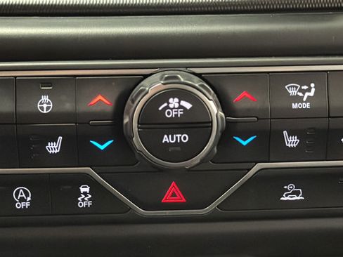 Used 2022 Jeep Gladiator Sport AWD/4WD image 17