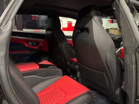 Used 2020 Lamborghini Urus image 21