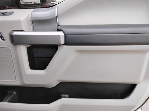 Used 2022 Ford F250 XLT w/ XLT Premium Package image 19