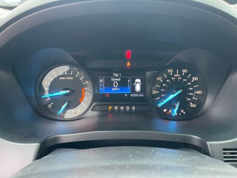 Used 2017 Ford Explorer XLT image 12