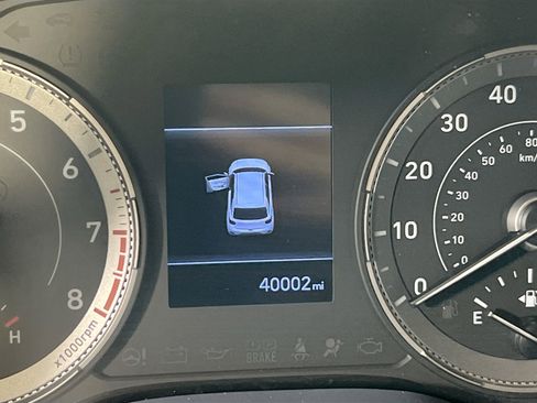 Used 2021 Hyundai Venue image 12