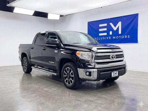 Used 2017 Toyota Tundra SR5 w/ SR5 Upgrade Package AWD/4WD image 1