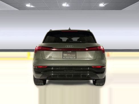 Used 2024 Audi Q8 e-tron Premium Plus w/ Premium Plus Package image 10