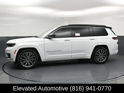 Used 2025 Jeep Grand Cherokee L Summit AWD/4WD image 2